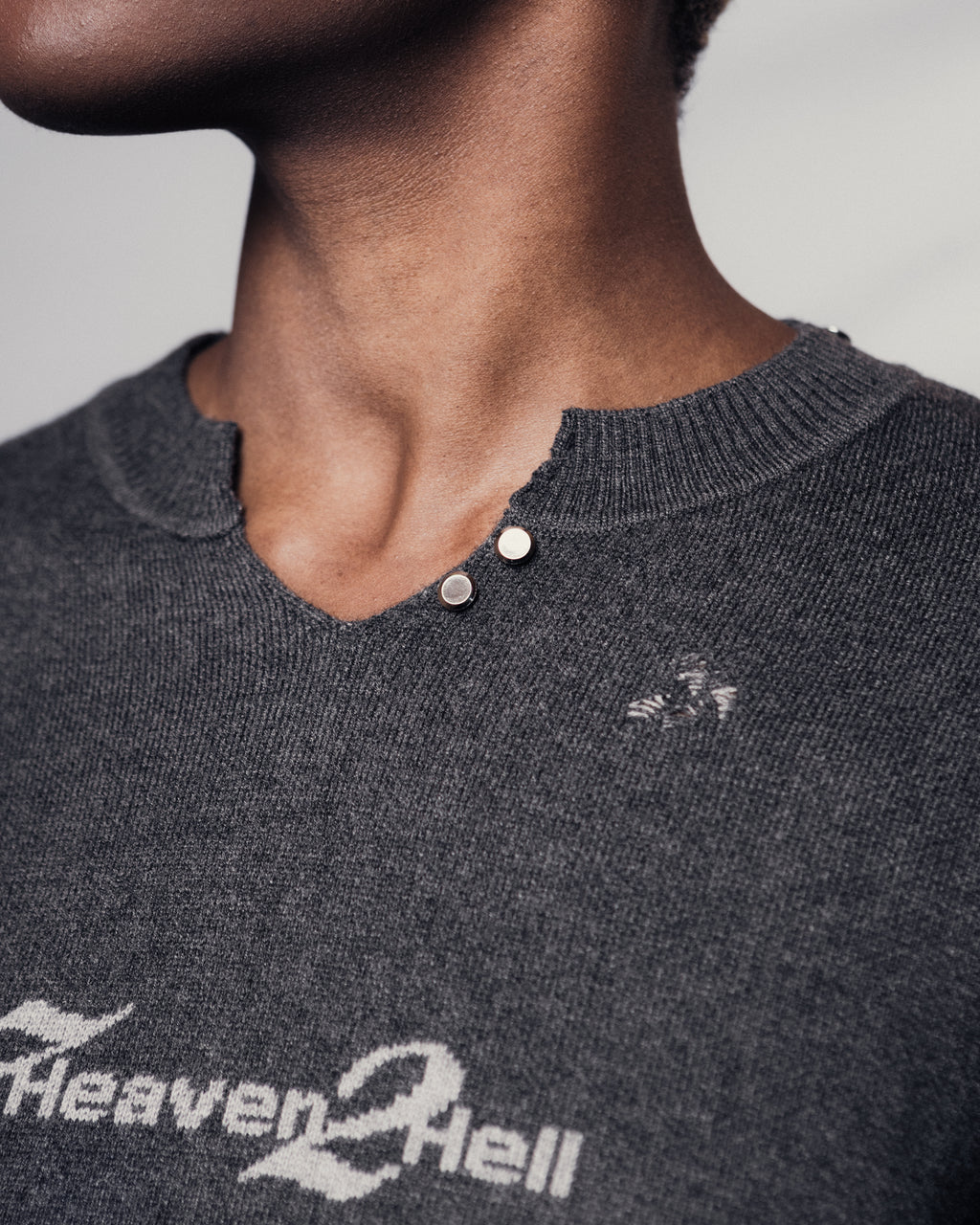 V-NECK BLACK JUMPER